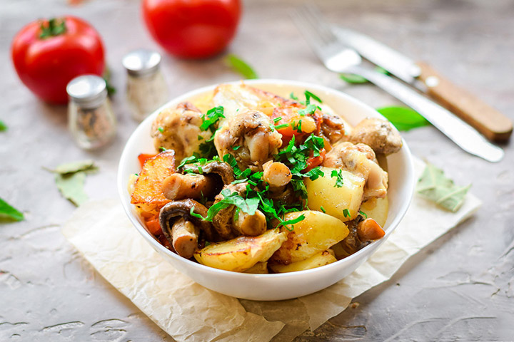 Картофель с грибами и лососем